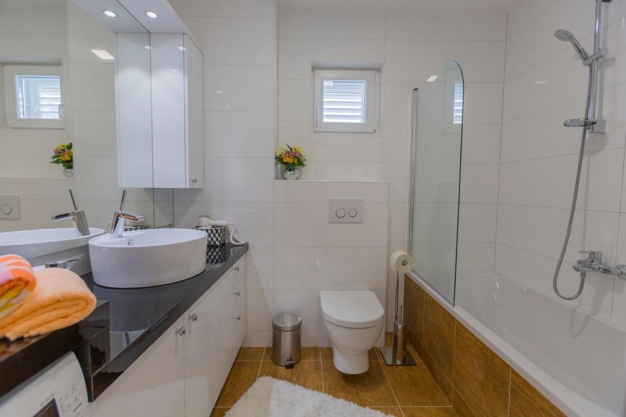 Apartment Paradise Makarska Bagian luar foto
